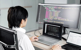 威海 ,php声明和调用变量的符号是什么？